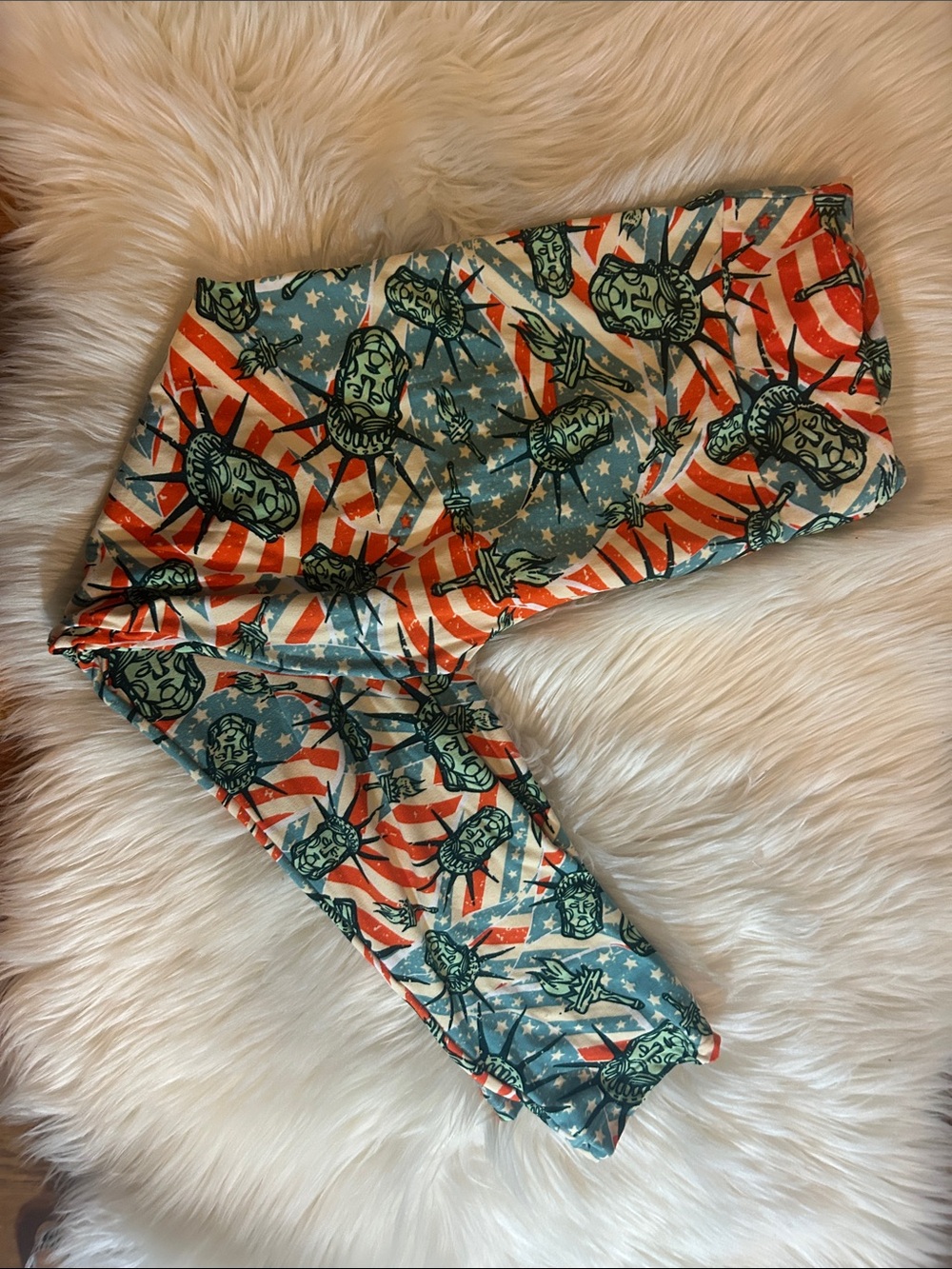 Lularoe Printed Leggings in Red, Blue & Green patriotic plus 2x